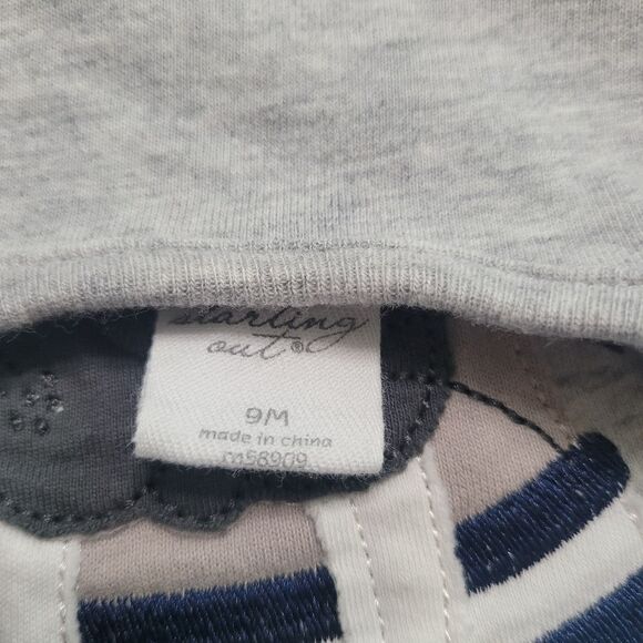 Adorable walrus romper  - Picture 3 of 4